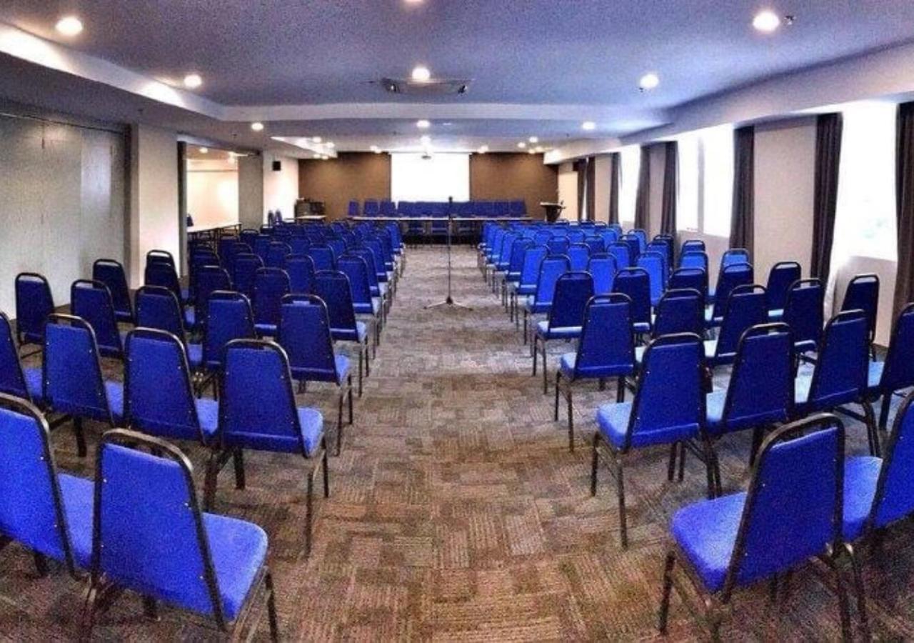 Hotel Regal Vista Ipoh Bagian luar foto