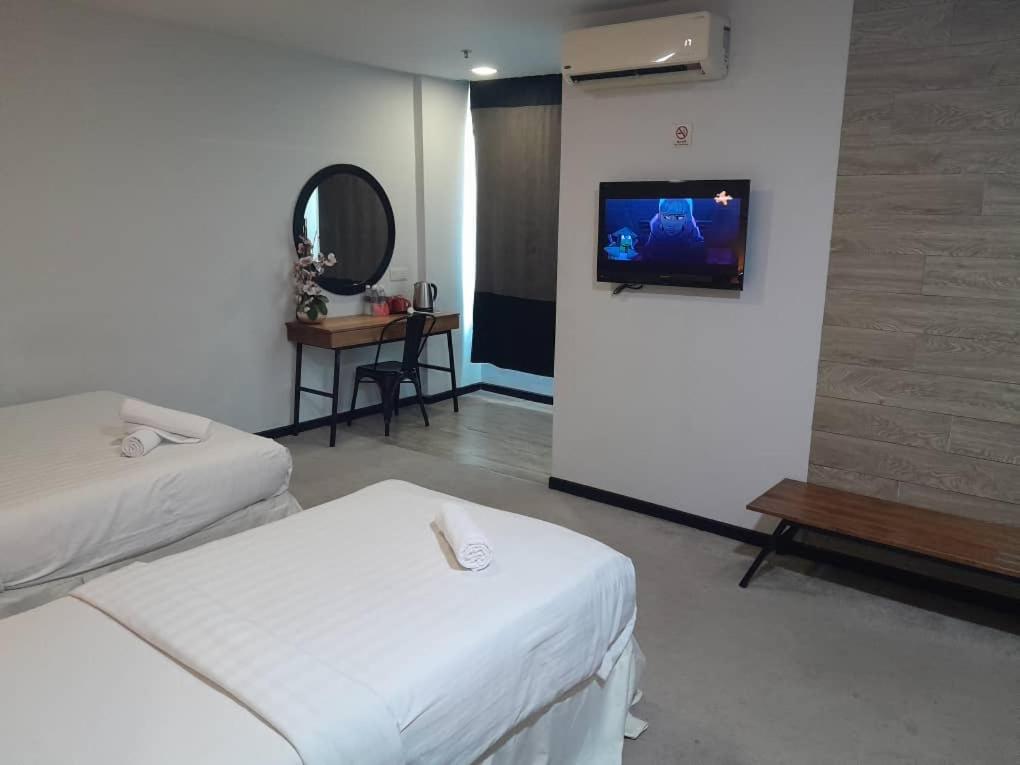 Hotel Regal Vista Ipoh Bagian luar foto