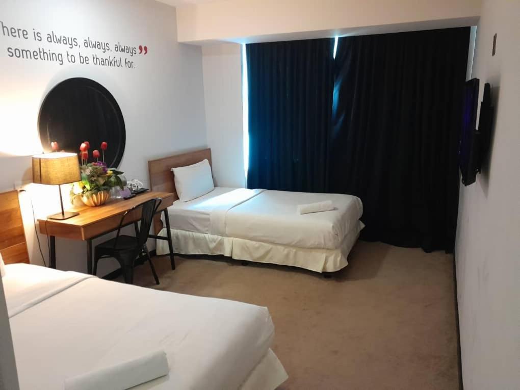 Hotel Regal Vista Ipoh Bagian luar foto