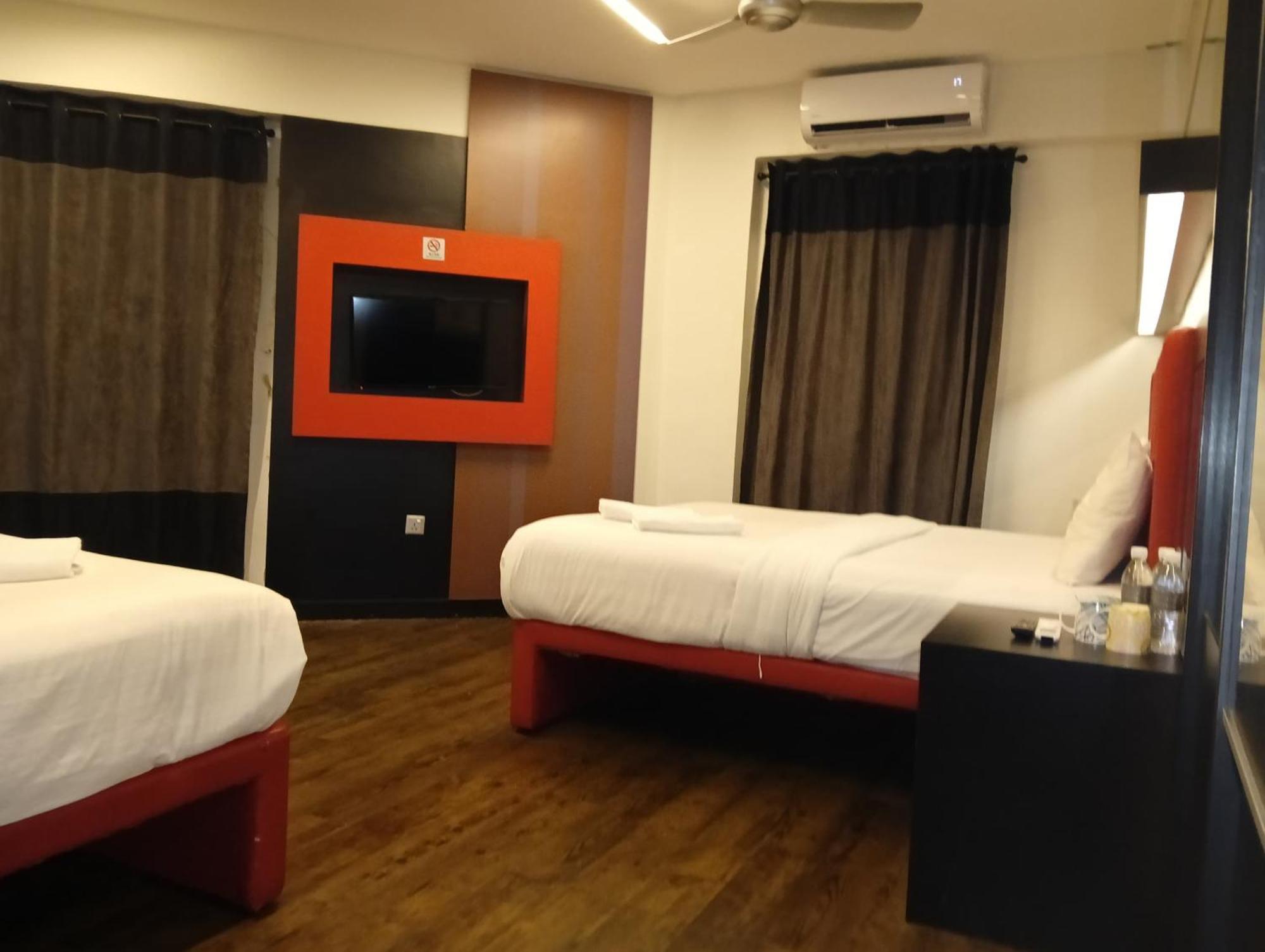 Hotel Regal Vista Ipoh Bagian luar foto